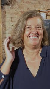 🌿✨ Un rubio suave, natural y lleno de luz, Después del verano, el cabello  de Carmen, nuestra fundadora, necesitaba un respiro: armonizar el tono,  recuperar brillo y devolver vitalidad., Lo hicimos con ...