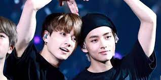 Kumpulan lirik lagu dan kalau kalian ingin request lirik lagu kesukaan . Jadi Rebutan Jungkook Dan V Bts Ternyata Suka Snack Jadul Asal Indonesia Kapanlagi Com