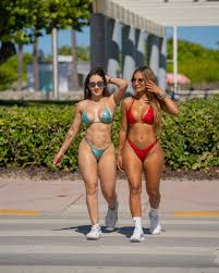 Que bellas están mis venezolas hermosas Karen canelón y Verónica weffer las  número 1  💗💗😚😚❤️❤️💖😘😘👍🥰🌹🌹❤️‍🩹❤️‍🩹🍑🍑🤩🤩🌷😻💞😊😊🔥🔥💙💙💯💯🌸🌸😉🪷👑💋💐💐🤤🤤😍😍💕💕💕💕