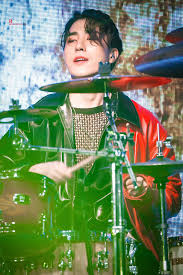 ʀᴇᴄ On Twitter In 2021 Boy Crush Kpop Idol Tim Burton Movie