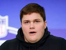 Joe Alt profile: Age, height, weight, college, position and family