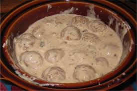 She Put These In Her Crock Pot And Out Came A Meaty Masterpiece Page 2 Of 2 Tastee Recipe Slow Cooker Swedish Meatballs Recipes Tastee Recipe