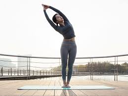 Supta udarakarshanasana or the lying abdominal stretch pose improves digestion and is gives flexibility of the spine. Best Morning Stretches Routines And Benefits