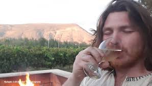 Tania maduro and syngin colchester's very different personalities have made their time on season 7 of tlc's 90 day fiancé stressful for many viewers to watch. 90 Day Fiance Syngin Claps Back At Critic Over Alcohol Consumption