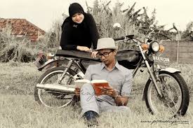 Prewedding motor cb konsep bikers retro tips contoh foto. Foto Prewedding Pakai Motor Cb