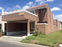La casa tiene 68m2 habitables, dormitorio pri… Guatemala Zona 5 Se Vende Casa Home For Sale