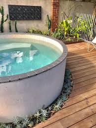 36 Susse Kleine Pool Hinterhof Designs Um Sie Zu Inspirieren In 2020 Hinterhof Designs Kleiner Pool Hinterhof Gartenpools