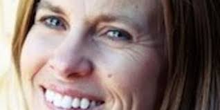 Kari Hanson's Instagram, Twitter & Facebook