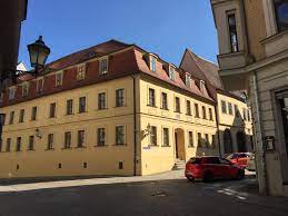 Die bewertungen des grünen reiseführers von michelin, praktische infos 1703 verließ der komponist halle. Handel Haus Halle Saale Musikkoffer Sachsen Anhalt