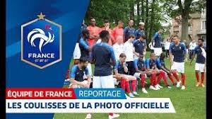 Nike joue sur les traditions de la mode française. Equipe De France Les Coulisses De La Photo Officielle Des Bleus I Fff 2018 Youtube