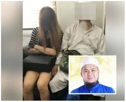 We did not find results for: Netizens Rally Behind Elderly Man Accused Of Touching Woman S Thigh On Lrt Train