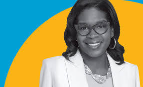 Heather Dowdy's Instagram, Twitter & Facebook