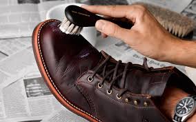 Spray your leather shoes liberally but do not soak them all the way through. How To Shine Your Shoes The Right Way The Gentlemanual