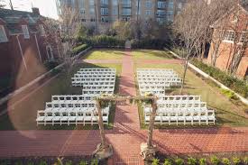 Whether you're looking for a ballroom hotel or a garden waterfront, there's surely. 7 Houston Wedding Venues You Won T Find On The Knot Houston Planning