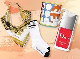 As an authorised uk retailer of designer eyeglasses and frames, we offer the top name brands for men, women and kids so that everyone in the family is taken care of. The Least Expensive Gifts From Designer Brands E Online Deutschland