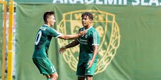 Most recognized period of śląsk's history is the great śląsk era when the team won five championship titles. Clj U 18 Slask Wroclaw Legia Warszawa 5 1 Koncert Pilkarzy Krzysztofa Wolczka Legia Rozgromiona Gazeta Wroclawska