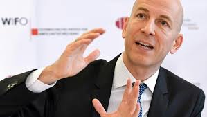Der chef des instituts für höhere studien (ihs) und leiter des fiskalrates, martin kocher, wird neuer arbeitsminister. Insider Sicher Ihs Chef Kocher Folgt Aschbacher Krone At