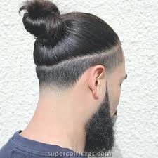 Comment Attacher Un Chignon Homme Supercoiffures Com Coiffure Cheveux Long Homme Coiffure Homme Long Chignon Homme
