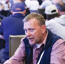 Capital Inventory Customer retention pital ital IInven Inve tenti tent te  Reconditioning Hot Topics Sales