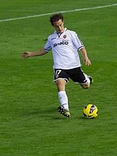 Der mexikanische nationalspieler kommt zunächst bis zum saisonende, doch die werkself hat für eine weitere zusammenarbeit vorgesorgt. Andres Guardado Wikipedia