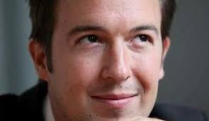 Fn, mouvement de philippe de viliers et mouvement souverainiste de. Guillaume Peltier La Strategie Du Coucou Communicant Politique Le Blog Du Communicant
