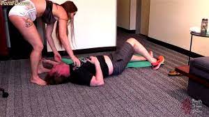 Watch Riot Starter Yoga Headscissors - Scissor, Scissors, Headscisor Porn -  SpankBang