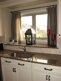 Room decor ideas, tutorials for how to make awesome stuff. Beste Kuche Fenster Behandlungen Uber Waschbecken Mobelde Com Diy Kitchen Curtains Kitchen Curtains Diy Kitchen