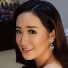 Stephanie Aprilia Jonas Profile