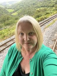 Amy Packwood's Instagram, Twitter & Facebook