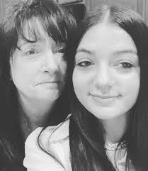 Alexis Ansay (@highvibrationartbylexi) • Instagram photos and videos