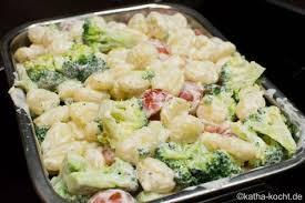 Gnocchi Auflauf Mit Brokkoli Und Tomate 2 Gnocci Rezept Gnocchi Auflauf Rezepte