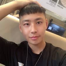 ウシク）ウシクさん最近のセルカ投稿♪ : な～こ♪の『ずっとずっとCODE-Vに はまり中！』