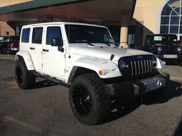 Black And White Jeep Wrangler 2020 White Jeep With Black Grill And White Top Jeep Jeep Wrangler Forum Jeep Wrangler