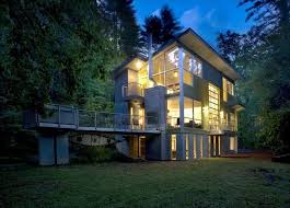 This Luminous And Lovely Cottage Rental Is A Four Bedroom Four Bath Contemporary Modern Vacation Getaway Unli Architecture Modern Architecture Modern Exterior