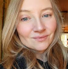 Shari Rector's Instagram, Twitter & Facebook