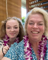 I'm in Hawaii this week with Christine, Aspyn, Maddie, Caleb, Savanah and  my sister. So excited . We believe in and love the Plexus products. We also  work hard in our businesses.