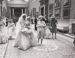 Royals wedding dress princess diana facebook instant articles weddings week. Princess Diana And Prince Charles Unseen Wedding Photos Rare Photos From Princess Diana And Prince Charles Wedding