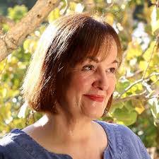 Kerry Wakefield's Instagram, Twitter & Facebook