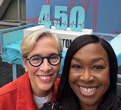Earlier this week, we celebrated 450 episodes of @greysabc ! 🤯 It was so  much fun to reconnect with familiar faces and welcome new ones into this  incredible family. After all these
