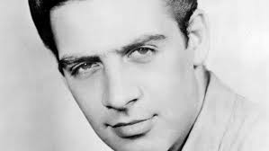 Táta z Hříšného tance: úžasný Jerry Orbach měl IQ 163. Před smrtí daroval  rohovky k transplantaci