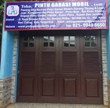 Garasi rumah mobil arsitektur bangunan jendela pintu kendaraan perbaikan montir. Pintu Garasi Mobil Home Facebook