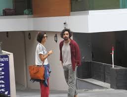 Tuba büyüküstün, onur saylak'tan boşandıktan sonra umut evirgen ile aşk yaşamaya başladı. Tuba Buyukustun Un Annesi Umut Evirgen E Karsi Cikiyor