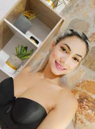 Chat with Khloe_Morettis Free Live Sex Cam & More