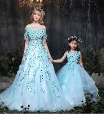 Anne Kiz Kiyafetleri Turkuaz Mavi Uzun Omzu Acik Cicek Islemeli Kiyafet Kombinleri Evening Dresses Elegant Blue Evening Dresses Ball Dresses