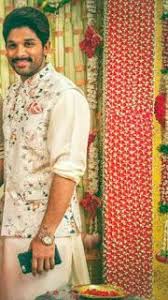 22 Stylish Mehndi Dresses For Men Mehndi Outfit Ideas For Groom Groom Dress Men Wedding Dress Men Mehndi Dress For Mens