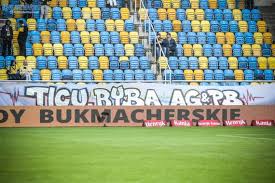 Arka gdynia and chrobry glogow will lock horns this saturday (7 august) in the i liga polska. Arka Gdynia Gegen Zaglebie Lubin Faszination Fankurve