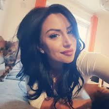 I hate taking selfies but when I do I don't, there is always a cat lurking  around😂😻 #selfie #catie #selfiecat #photobombed #crazycatlady #bengallove  #love #catsandwomen