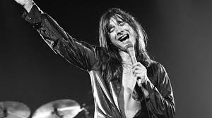 Nonetheless, no one has ever sounded like steve perry. Steve Perry S Journey From Radio Silence To New Album Gv Wire
