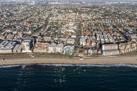 The city is divided roughly into north and south, with the south side housing the tourist areas. Luftaufnahme Der Kustenlinie Redondo Beach In Der Nahe Von Los Angeles In Sudkalifornien Lizenzfreie Fotos Bilder Und Stock Fotografie Image 63011960