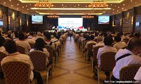 Шовинизм (tt) đoan, chauvin, chủ nghĩa dân tộc hẹp hòi, sôvanh, chủ nghĩa chauvinism, chủ nghĩa sôvanh (vi). Malaysiakini Semua Rugi Jika Pembangkang Hanya Depani Pn Atas Dasar Kaum Agama